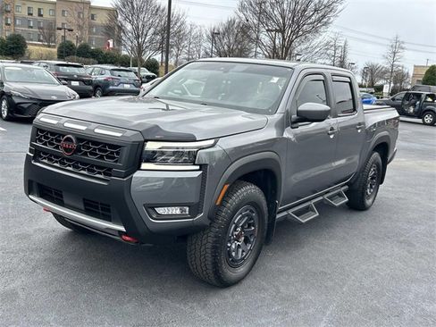 Used 2025 Nissan Frontier PRO-4X image 8