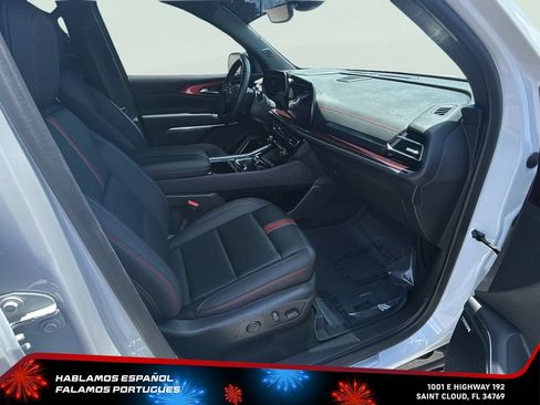 Used 2024 Chevrolet Traverse RS AWD/4WD image 27
