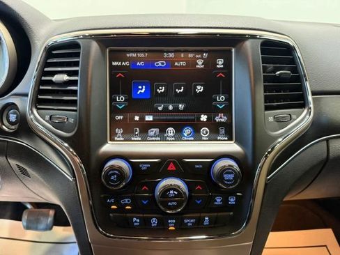 Used 2017 Jeep Grand Cherokee Limited w/ Luxury Group II image 17