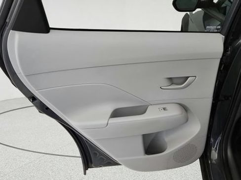 Used 2025 Hyundai Kona SEL FWD image 28