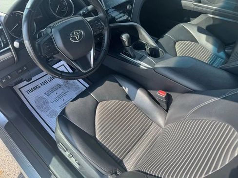 Used 2018 Toyota Camry SE image 10