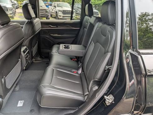 New 2026 Jeep Grand Cherokee Limited AWD/4WD image 13