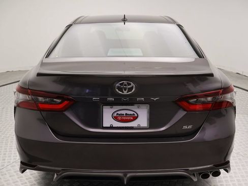 Used 2022 Toyota Camry SE FWD image 10