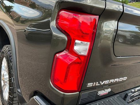 Used 2022 Chevrolet Silverado 3500 High Country w/ Technology Package image 33