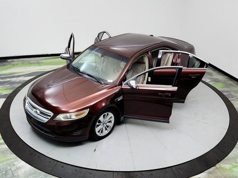 Used 2010 Ford Taurus Limited FWD image 33
