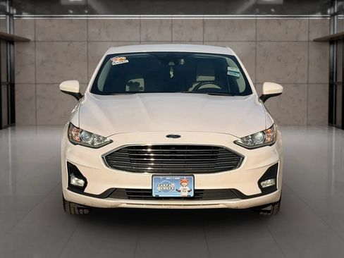 Used 2020 Ford Fusion SE w/ Equipment Group 151A FWD image 3