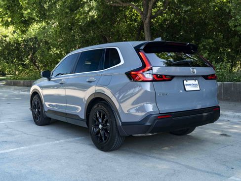 Used 2025 Honda CR-V EX image 7