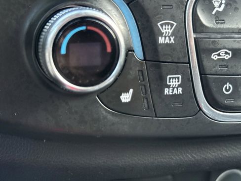 Used 2019 Chevrolet Traverse LT w/ LT Premium Package image 22