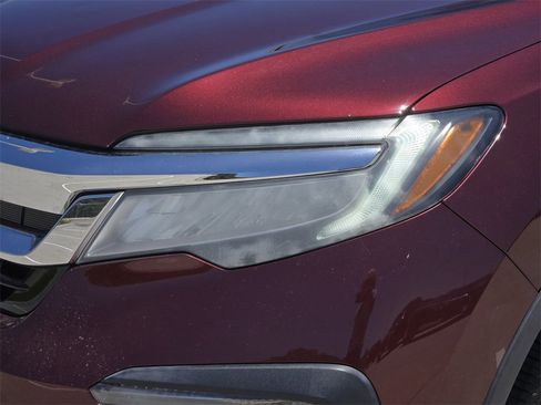 Used 2021 Honda Pilot Touring image 3