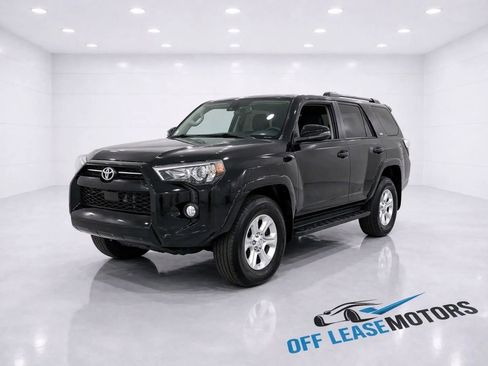 Used 2020 Toyota 4Runner SR5 AWD/4WD image 1