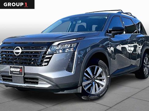 New 2026 Nissan Pathfinder SL image 1