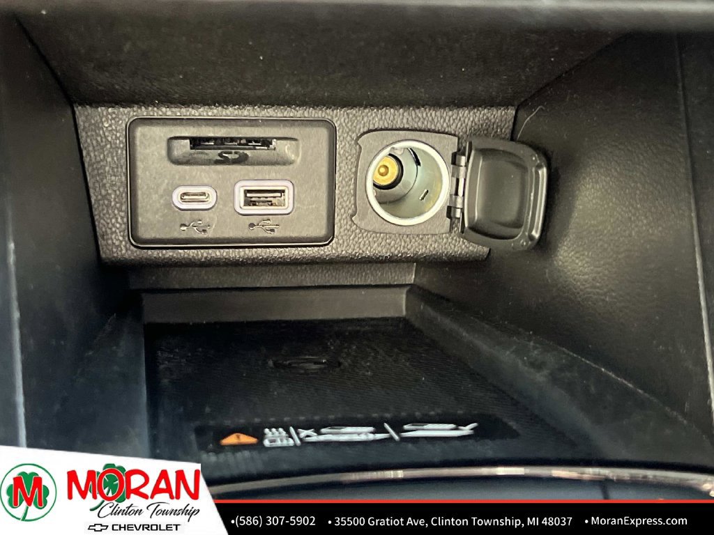 Used 2023 Chevrolet Bolt EUV LT w/ Comfort Package FWD image 25
