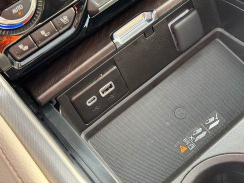 Used 2024 GMC Yukon Denali w/ Advanced Technology Package image 37