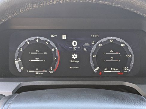 Used 2025 Toyota 4Runner Limited AWD/4WD image 10