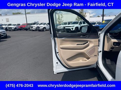 Used 2022 Jeep Grand Cherokee Limited 4xe AWD/4WD image 43
