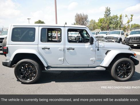 Used 2022 Jeep Wrangler Unlimited Sahara w/ Cold Weather Group image 7