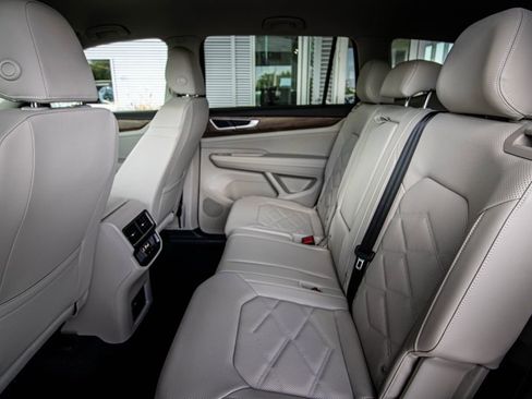 New 2026 Volkswagen Atlas SE FWD image 27