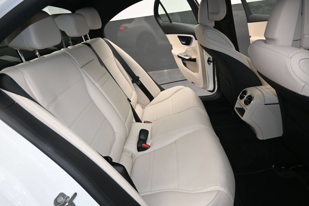 Used 2025 Mercedes-Benz C 300 Sedan image 30
