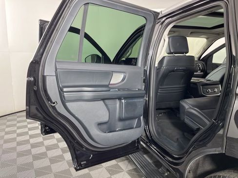 Used 2025 Ford Expedition Platinum AWD/4WD image 40