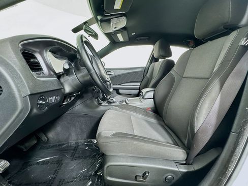 Used 2022 Dodge Charger SXT RWD image 10