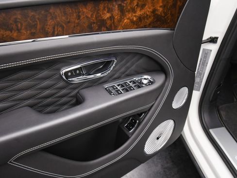 Certified 2023 Bentley Bentayga Extended Wheelbase image 45