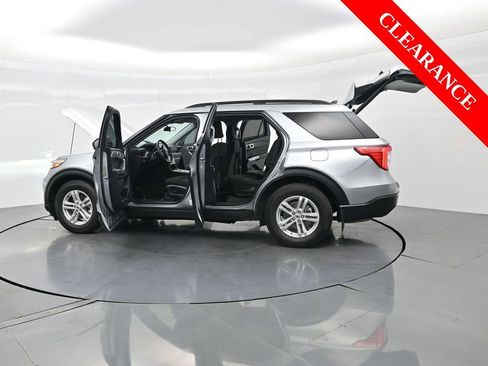 Used 2024 Ford Explorer XLT image 46