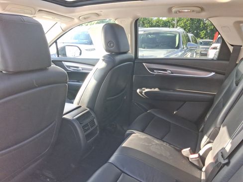 Used 2017 Cadillac XT5 Premium Luxury w/ LPO, Wheel Lock Package FWD image 5