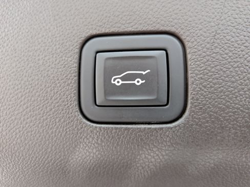 Used 2024 GMC Yukon Denali w/ Advanced Technology Package image 41