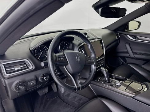 Used 2021 Maserati Ghibli S image 10