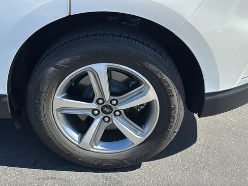 Certified 2024 Ford Edge SEL w/ Convenience Package AWD/4WD image 8