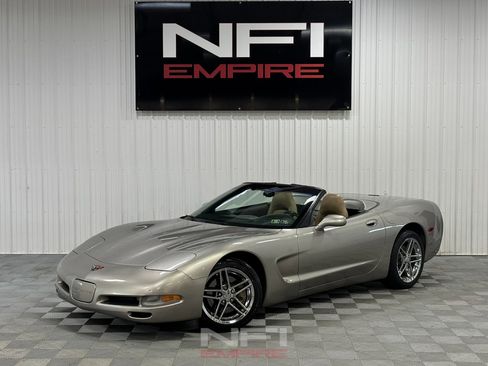 Used 2000 Chevrolet Corvette Convertible w/ Memory Pkg image 1