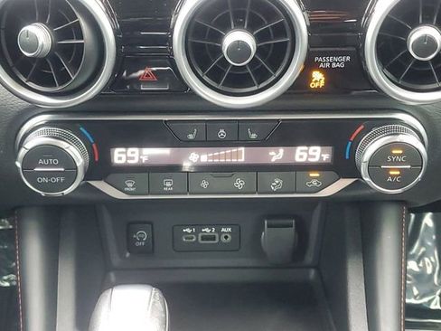 Used 2024 Nissan Sentra SR w/ SR Premium Package image 31