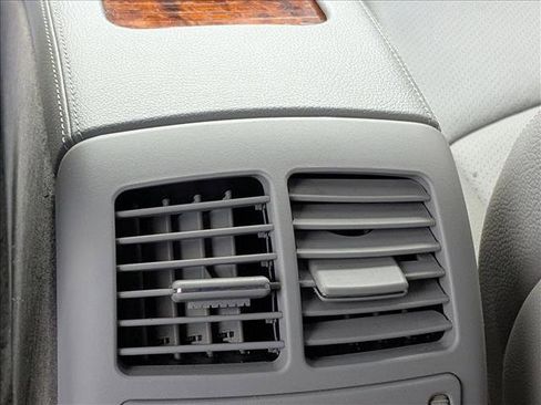 Used 2009 Mercedes-Benz E 350 4MATIC Sedan image 16