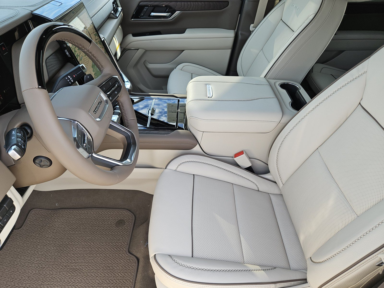 New 2027 GMC Yukon Denali w/ Denali Reserve Package AWD/4WD image 9