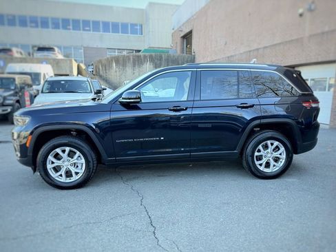 Used 2023 Jeep Grand Cherokee Limited image 14