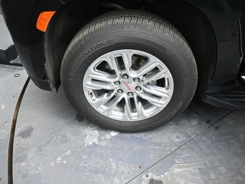 Used 2024 GMC Yukon SLT image 14