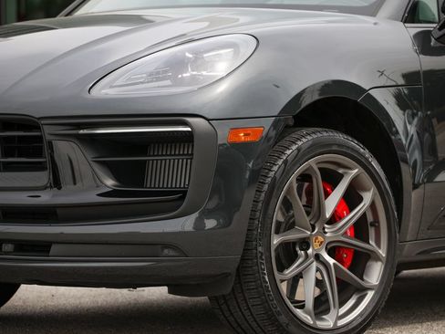 Certified 2025 Porsche Macan GTS AWD/4WD image 9
