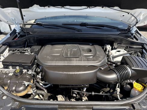 Used 2019 Jeep Grand Cherokee Laredo AWD/4WD image 11