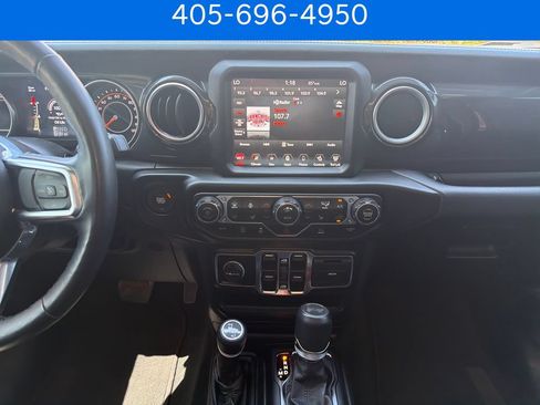Used 2022 Jeep Wrangler Unlimited Sahara AWD/4WD image 26