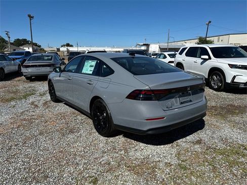 New 2025 Honda Accord SE image 2