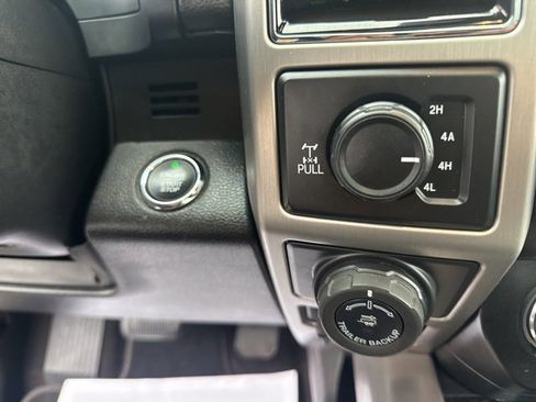 Used 2018 Ford F150 Platinum w/ Equipment Group 701A Luxury image 18