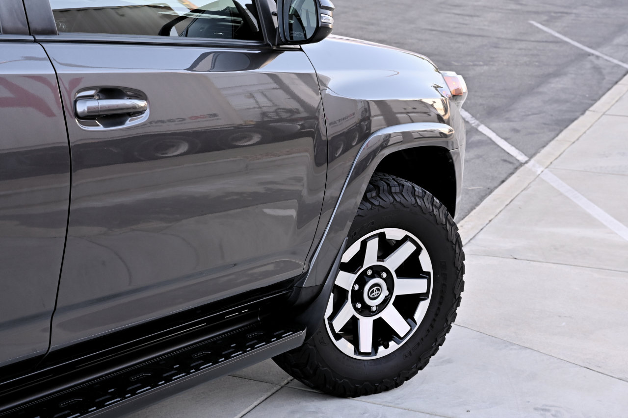 Used 2018 Toyota 4Runner TRD Off-Road Premium AWD/4WD image 38