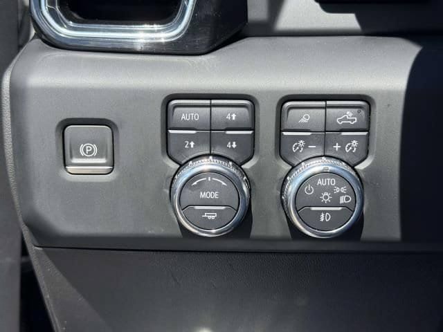 Used 2024 GMC Sierra 2500 Denali w/ Denali Reserve Package AWD/4WD image 21