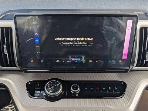 New 2025 Ford Expedition Active image 18