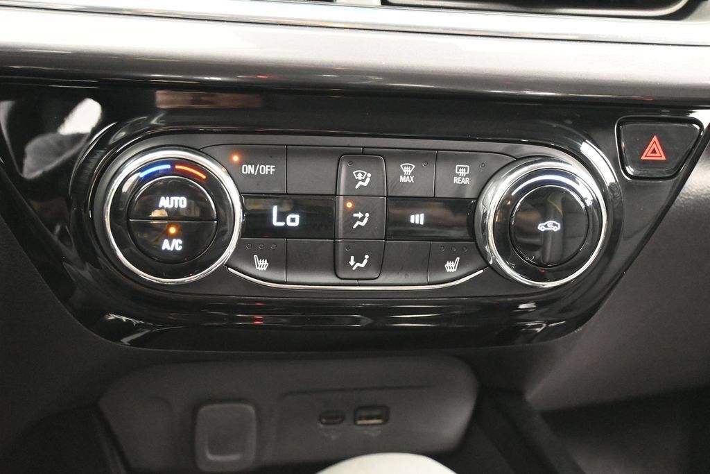 Used 2025 Chevrolet Trax ACTIV FWD image 20