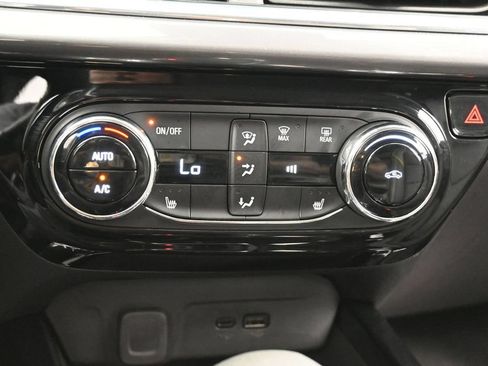 Used 2025 Chevrolet Trax ACTIV FWD image 20