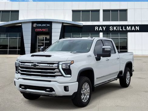 Used 2024 Chevrolet Silverado 2500 High Country w/ Technology Package AWD/4WD image 3