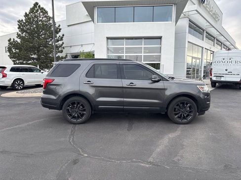 Used 2019 Ford Explorer XLT w/ Equipment Group 202A image 6