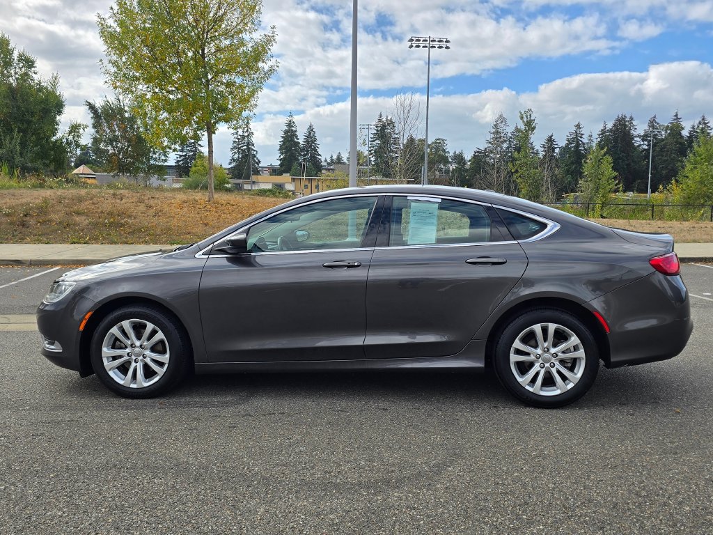 Used 2015 Chrysler 200 Limited w/ Convenience Group FWD image 2