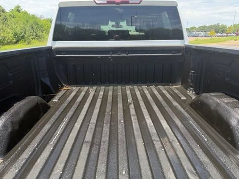 Used 2023 Chevrolet Silverado 2500 Custom w/ Custom Convenience Package AWD/4WD image 3